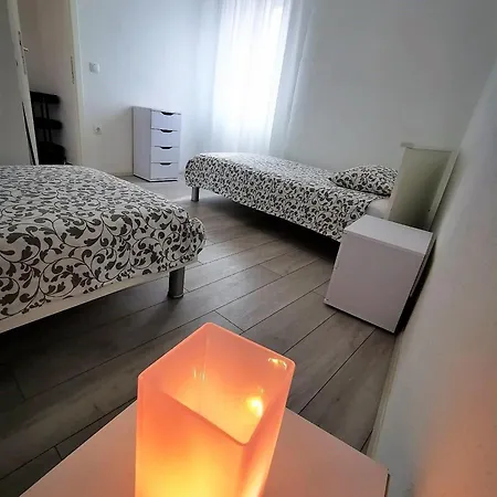 Neu Eingerichtete Komfortable In Meeresnaehe ベティナ